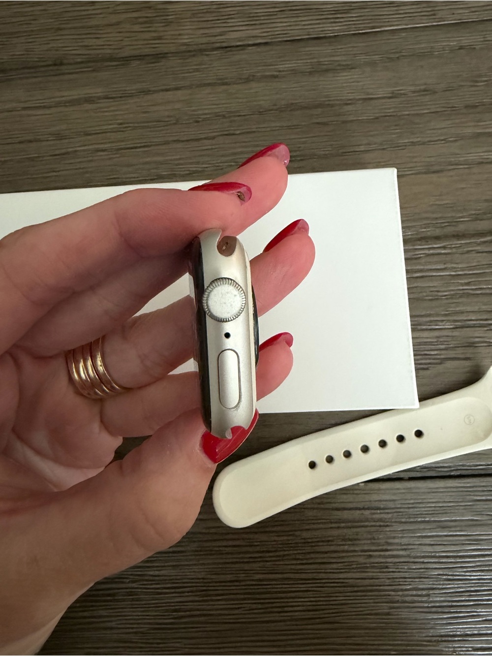 Apple Watch SE3 - Picture 3 of 5